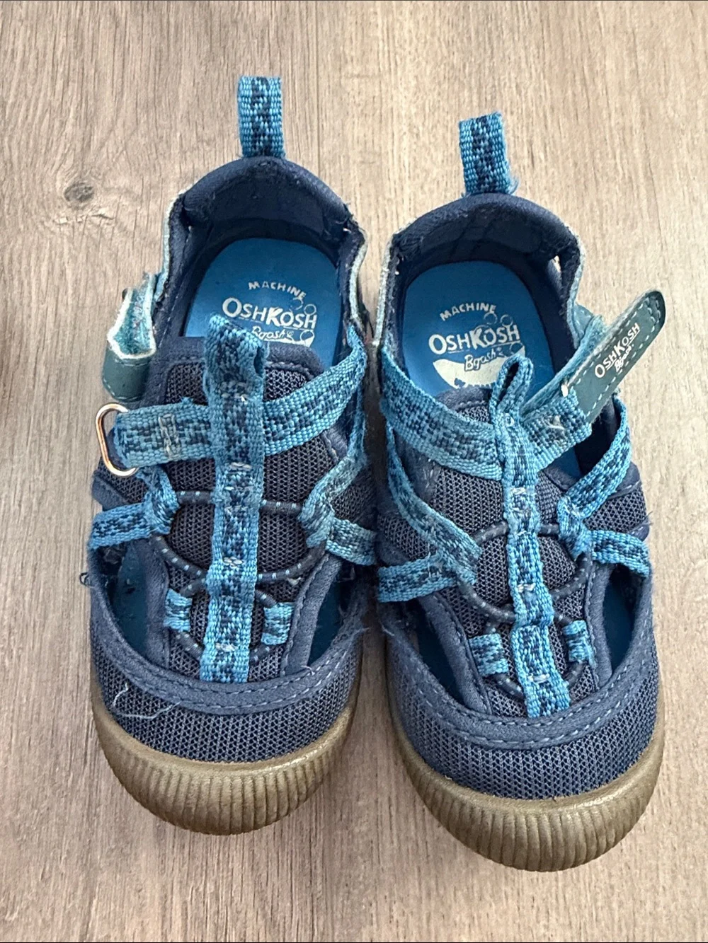 OshKosh B'gosh Blue Navy Kids Sandal & Baby Shark light up Sandal Set size 8